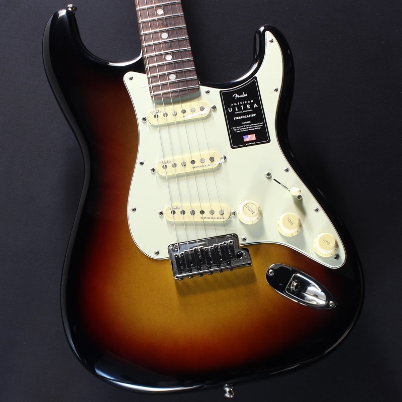 American Ultra Stratocaster (Ultraburst/Rosewood) #US23056592【旧価格品】