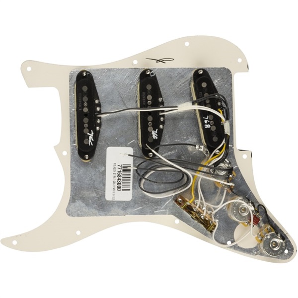 Fender USA 【年末年始SALE】Pre-Wired Strat Pickguard， Vintage