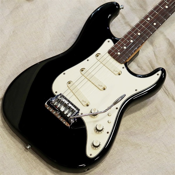 Fender USA Elite Stratocaster '83 Black/R ｜イケベ楽器店