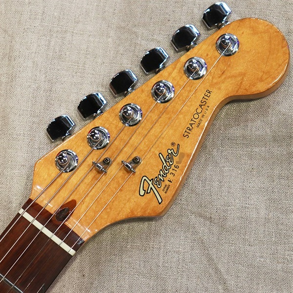Fender USA Elite Stratocaster '83 Black/R ｜イケベ楽器店