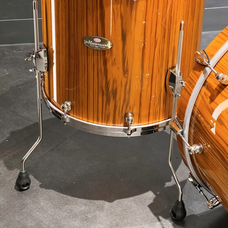 Pearl Masterworks 4pc Drum Kit [BD22，FT16，TT12，TT10][Zebrawood 