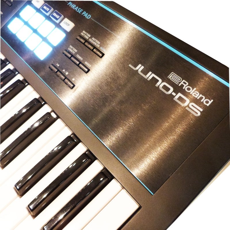 Roland JUNO-DS61ブラック【専用ソフトケース付き・中古品】※配送事項