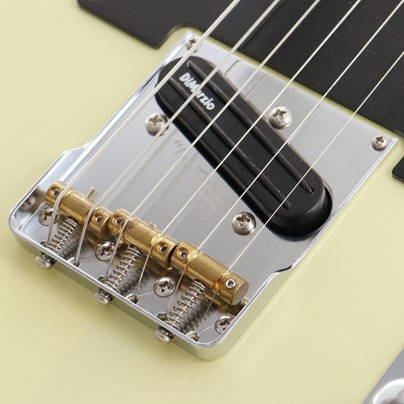 ピックアップはDimaクラフトギター ラッカー塗装 Dimarzioピックアップ搭載