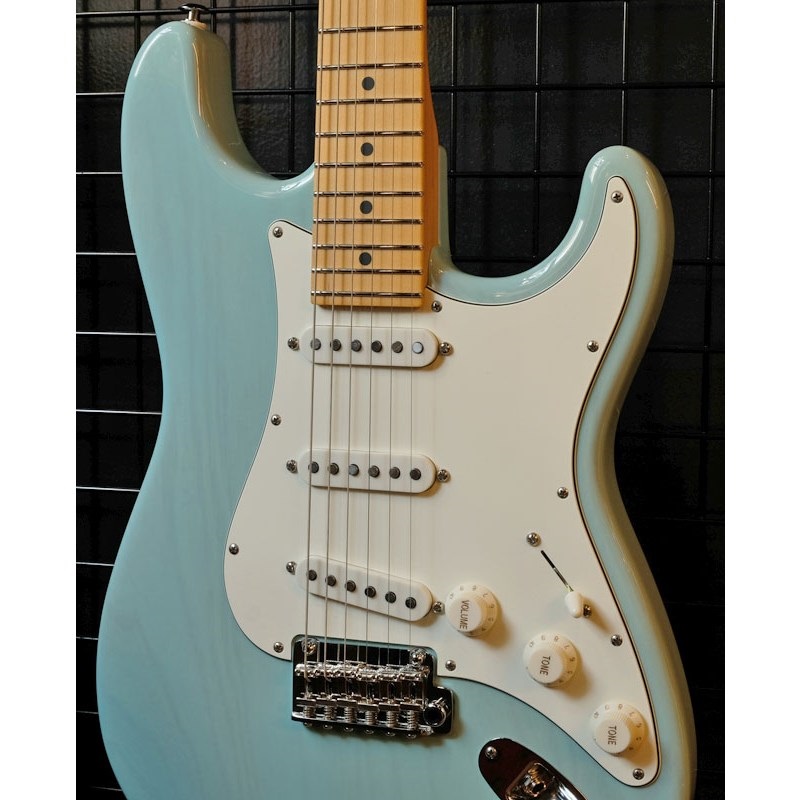 Suhr Guitars JE-Line Classic S Ash SSS (Trans Daphne Blue/Maple