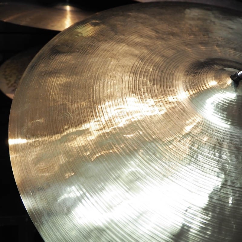 SABIAN Artisan Light Ride Brilliant 22 [VL-22AR/L-B:2520g]【SABIAN選定会2024ドラステ】  ｜イケベ楽器店オンラインストア