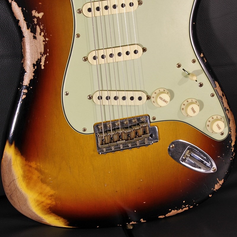 Fender Custom Shop 1960 Stratocaster Heavy Relic Faded Aged 3-Color Sunburst SN. CZ576921 画像5