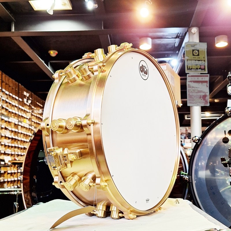 dw MFG True-Cast Snare Drum 14×5 [Sand-Cast，Machined Bell Bronze Shell and Hardware/No.086 of 100/専用ハードケース付属/DRVZ0514STZ] 画像3