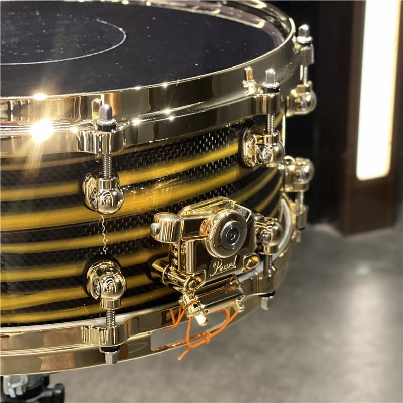 Pearl Masterworks Snare Drum 14x5.5  -Gold Swirl on Black Carbon【イケベ楽器店創業50周年記念モデル】 画像1