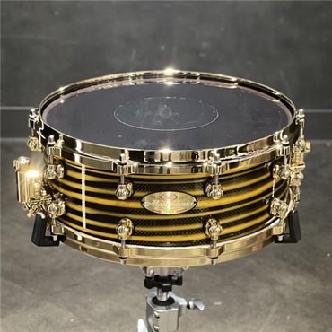 Pearl Masterworks Snare Drum 14x5.5  -Gold Swirl on Black Carbon【イケベ楽器店創業50周年記念モデル】 画像3