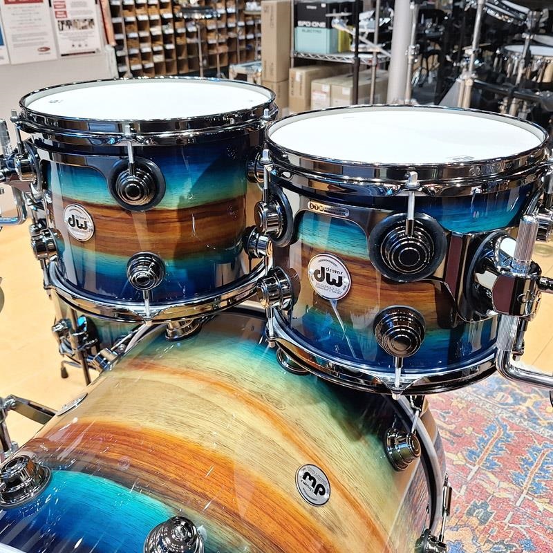 dw 【受注生産品/納期約6か月、ご注文受付中！】Collector's SonicPly 4pc Drum Kit [BD22，FT16，TT12&10 / Natural to Quick Royal Blue Burst over Horizontal Padauk] 画像4