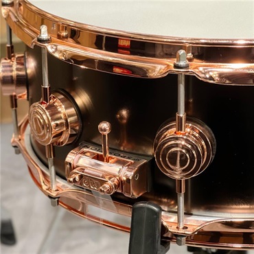 dw DRVD5514SVPBK [Collector's Satin Black Over Brass Snare 14×5.5 / Copper Finish Hardware]【日本初入荷/特注品】 画像2