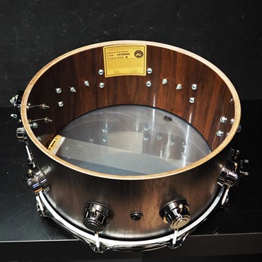 dw DR936514SSN692 [Collector's Pure Walnut 14×6.5 / Natural To Quick Ebony Burst / Black Nickel Finish Hardware] 画像8