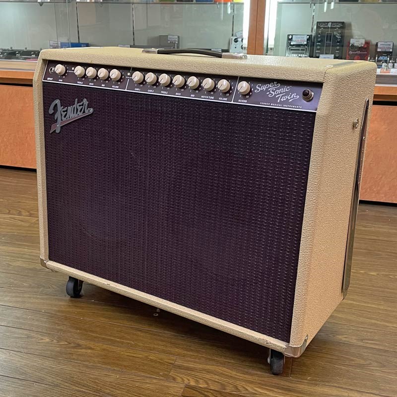 買取実績】Fender USA Super-Sonic Twin Combo | 楽器の買取ならイケベリユース