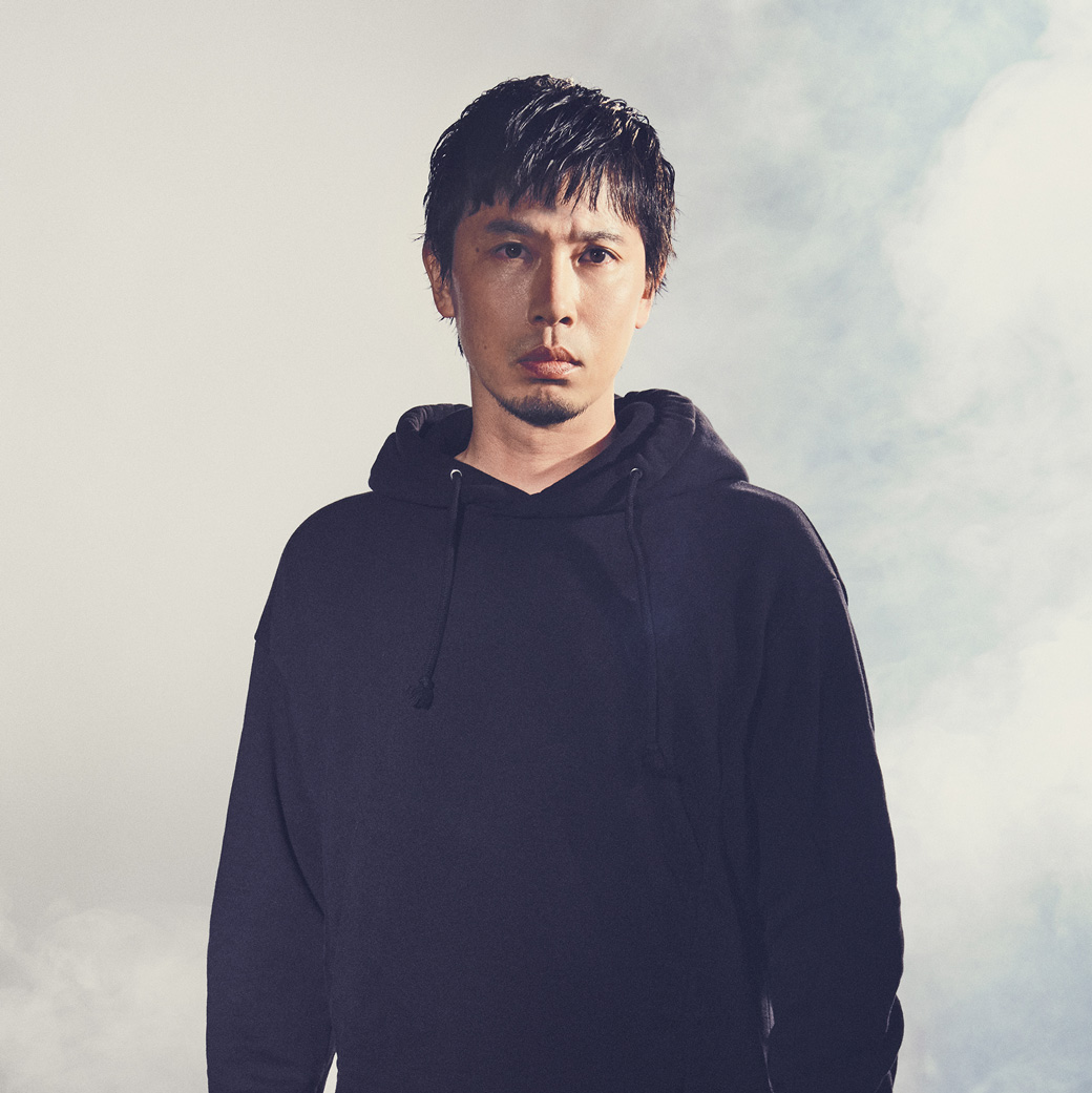 岡峰光舟（THE BACK HORN） ：Moon Guitars